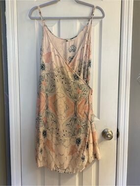 Ladies Y2K Style Roxy Floral Wrap Tie Dress Coverup Size Medium.